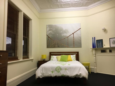 BELMONT 11 Bedroom Home In The Heart Of Victor Harbor - Accommodation Gladstone 0