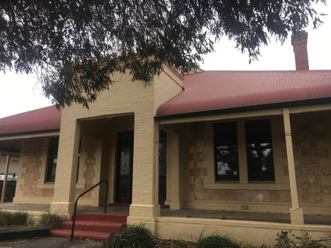 BELMONT 11 Bedroom Home In The Heart Of Victor Harbor - Accommodation Gladstone 1