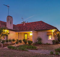 Benson House  Benson Lodge - Accommodation Gladstone