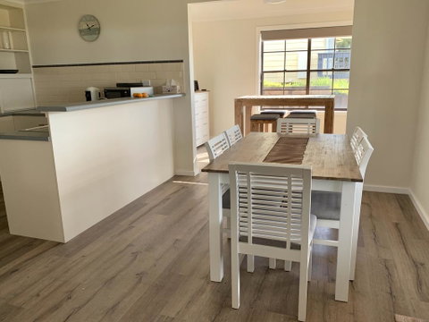 Berds Nest - Accommodation Gladstone 2