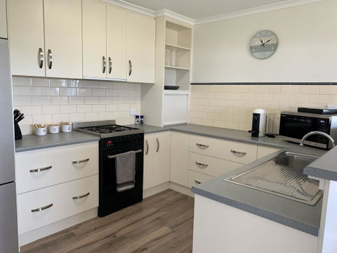 Berds Nest - Accommodation Gladstone 1