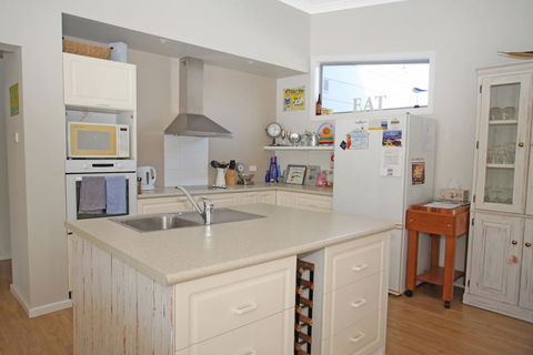 Berrara's Home Away From Home - Accommodation Gladstone 3