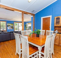 Best Central House - SLEEPS 11  - Accommodation Gladstone