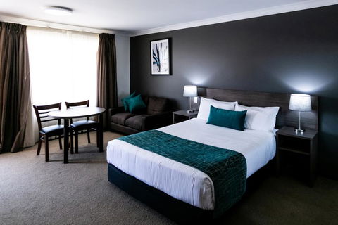 Best Western Plus Ambassador Orange - Accommodation Gladstone 0