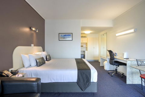 Best Western Zebra Motel - Accommodation Gladstone 0