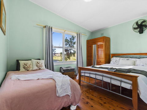 Between 2 Beaches - Comfortable Private Sanctuary - Accommodation Gladstone 1