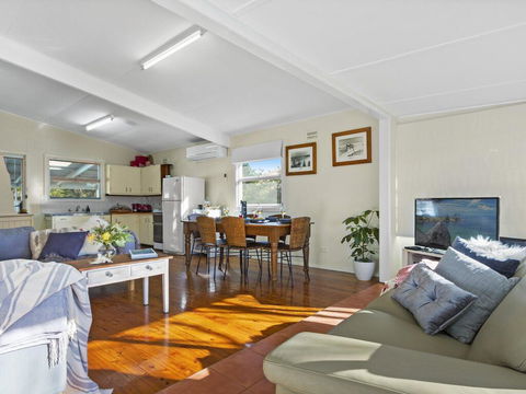Between 2 Beaches - Comfortable Private Sanctuary - Accommodation Gladstone 2