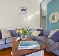 Between 2 Beaches - comfortable private sanctuary - Accommodation Gladstone