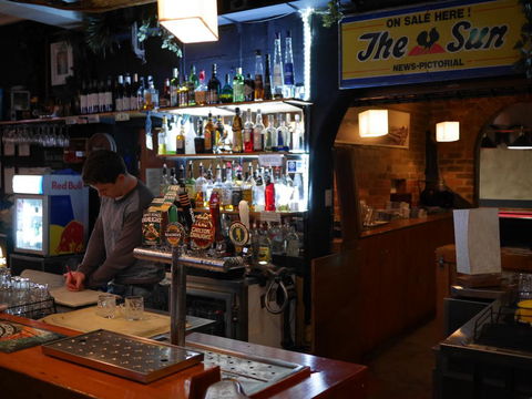 Bev And Mick's International Backpackers At Mcmahon's - Accommodation Gladstone 1