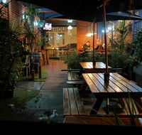Bev and Mick's International Backpackers at Mcmahon's - Accommodation Gladstone