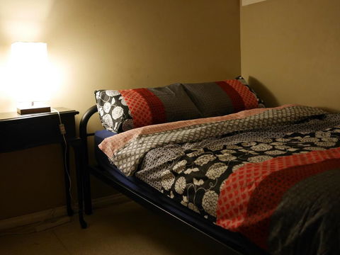 Bev And Mick's International Backpackers At Mcmahon's - Accommodation Gladstone 3
