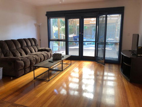 Big Room 12km To City Near Boxhill, Melbourne - Accommodation Gladstone 1