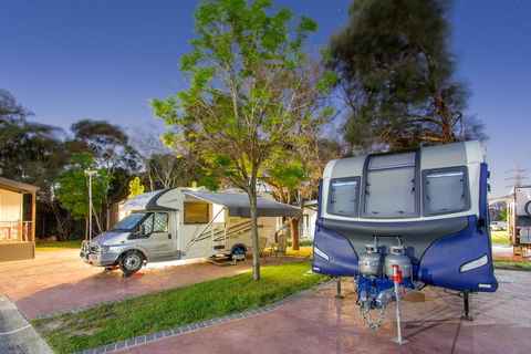 BIG4 Melbourne Holiday Park - Accommodation Gladstone 1