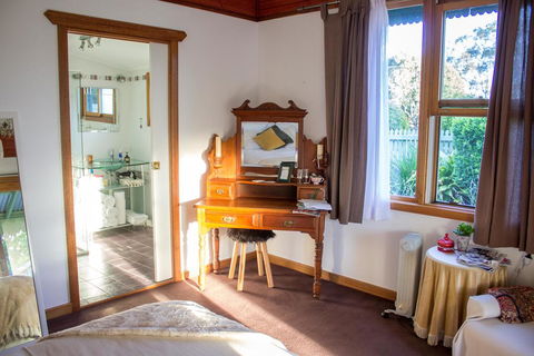 Billabong Cottage - Accommodation Gladstone 2