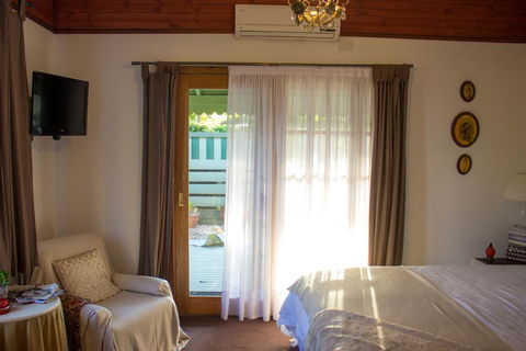 Billabong Cottage - Accommodation Gladstone 3