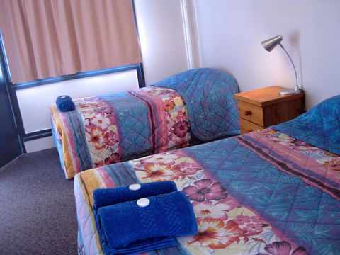 Billabong Hotel - Accommodation Gladstone 1