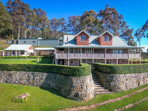 Bimbadeen Mountain Retreat - Accommodation Gladstone 0