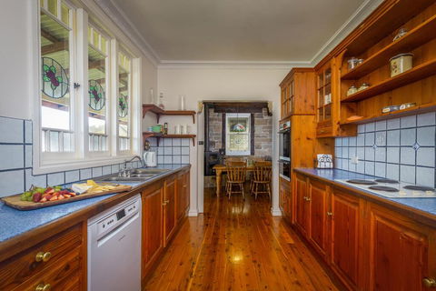 Bimbadeen Mountain Retreat - Accommodation Gladstone 3