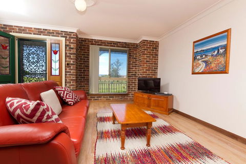 Birchgrove Terrace, Unit 3, Recreation Lane - Accommodation Gladstone 2