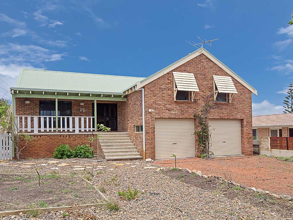 Birubi Point NSW Accommodation Gladstone