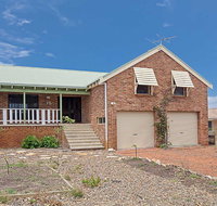 Birubi Beach House' 14 Campbell Avenue - fantastic house and close to the surf beach - Accommodation Gladstone