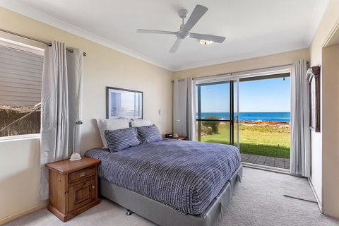 Birubi Lane 4 - Anna Bay - Accommodation Gladstone 2