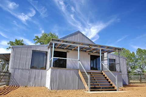 Black Sheep Inn - Accommodation Gladstone 0