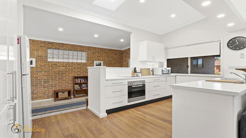 Blue Fish - 41 Boulder Bay Road - Accommodation Gladstone 2