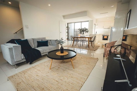 Blue Gum On First Ave - CBD Fringe, WiFi, Netflix - Accommodation Gladstone 1
