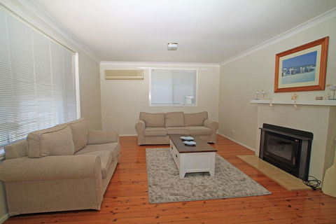 Blue Lagoon - Waterfront - Accommodation Gladstone 2