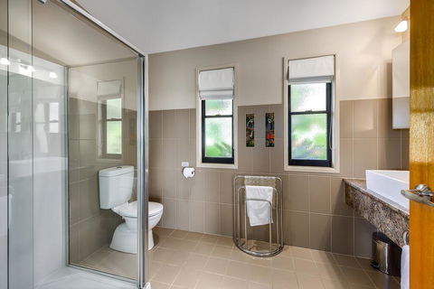 Blue Summit Cottages - Accommodation Gladstone 1