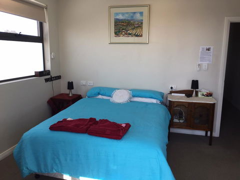 Blue Wren Retreat - Accommodation Gladstone 1