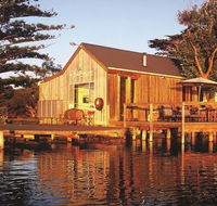 Boathouse - Birks River Retreat - Accommodation Gladstone