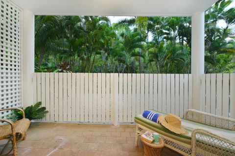 Boho Beach Apartment - Accommodation Gladstone 2