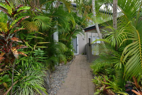 Boho Beach Apartment - Accommodation Gladstone 1