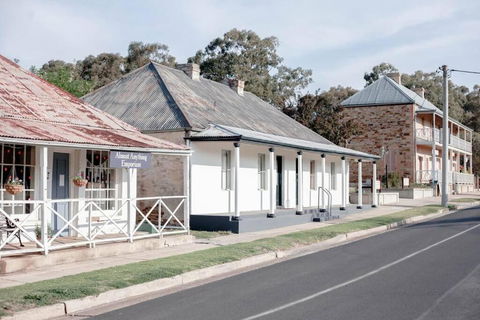 The Old Bank - Accommodation Gladstone 2