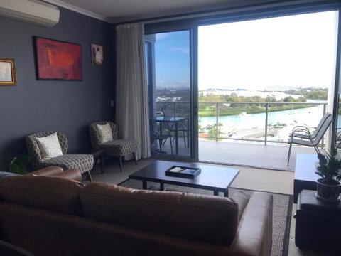 The Perfect Host @ Curtis Apartments - Accommodation Gladstone 3