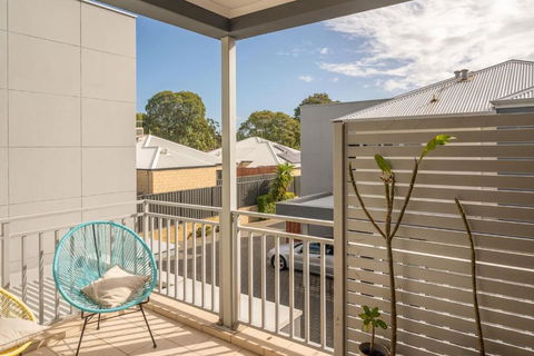 The Nordic Nook - A Relaxed Redcliffe Stay - Accommodation Gladstone 1