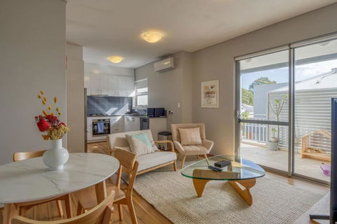 The Nordic Nook - A Relaxed Redcliffe Stay - Accommodation Gladstone 2