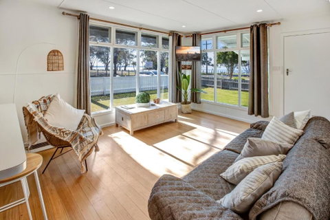 The Shack - Accommodation Gladstone 0