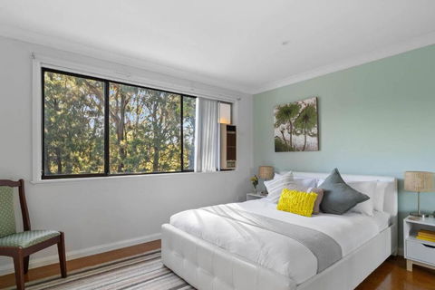 The Young - A Peaceful Parkside Delight - Accommodation Gladstone 1