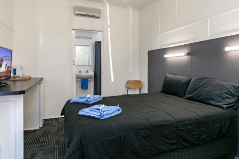 Tinman Roadhouse - Accommodation Gladstone 0