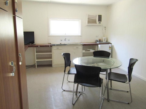 Tinman Roadhouse - Accommodation Gladstone 2
