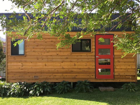 Tiny House - Accommodation Gladstone 0