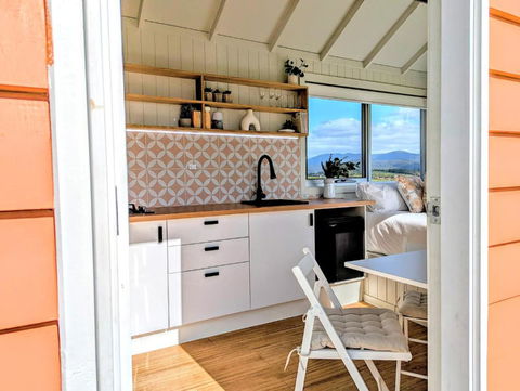 Warburton Tiny House - Tiny Stays - Accommodation Gladstone 3