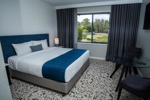 Warners At The Bay - Accommodation Gladstone 2