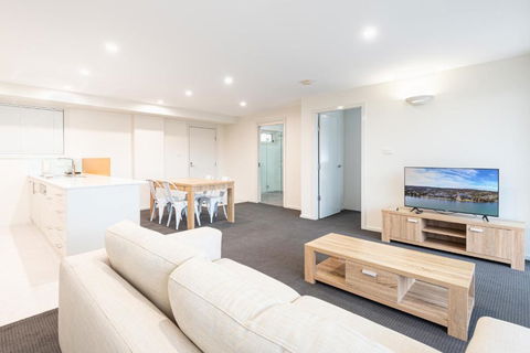 Warners Bay Apartments - Accommodation Gladstone 2