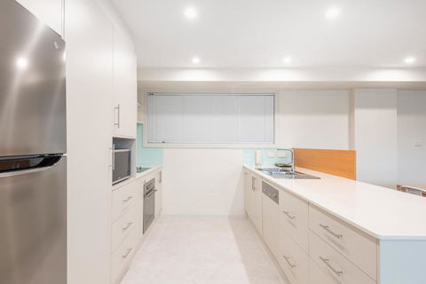 Warners Bay Apartments - Accommodation Gladstone 0