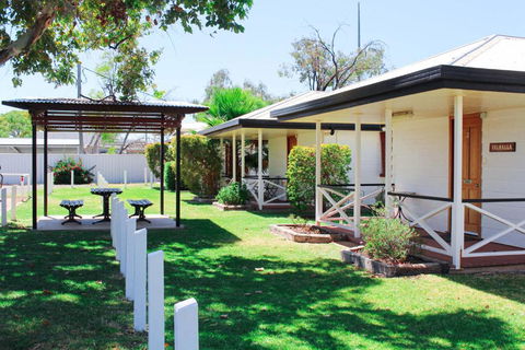 Warrego Hotel Motel Cunnamulla - Accommodation Gladstone 0