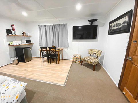 Warrego Hotel Motel Cunnamulla - Accommodation Gladstone 3